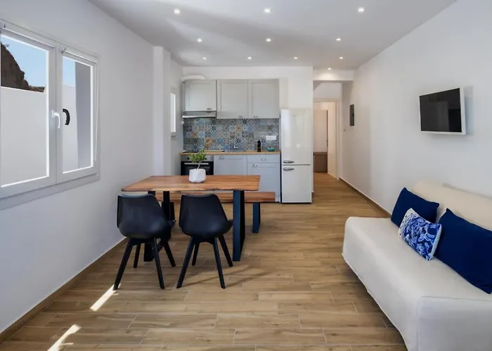 α Peaceful Seafront Escape In Santorini- Sonus Mare Villa Vourvoúlos