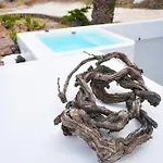 α Peaceful Seafront Escape In Santorini- Sonus Mare