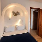 α Peaceful Seafront Escape In Santorini- Sonus Mare Βούρβουλος