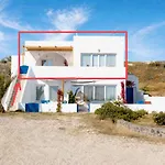 α Peaceful Seafront Escape In Santorini- Sonus Mare Βίλα