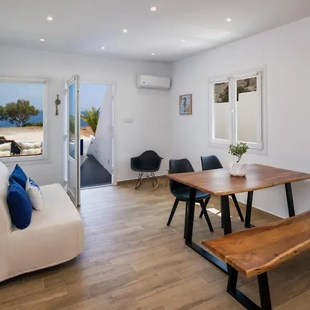 Peaceful Seafront Retreat In Santorini -Sonus Mare Beach Houses *