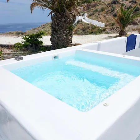 Peaceful Seafront Retreat In Santorini -sonus Mare