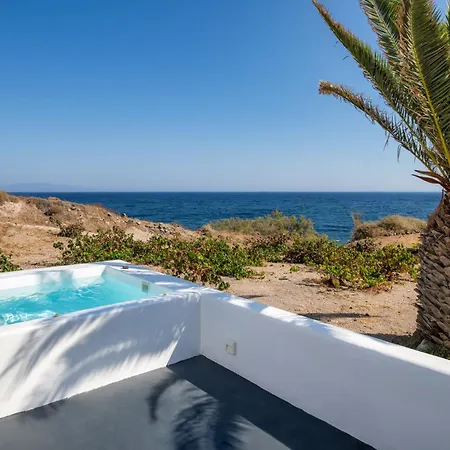 Peaceful Seafront Retreat In Santorini -Sonus Mare Beach Houses