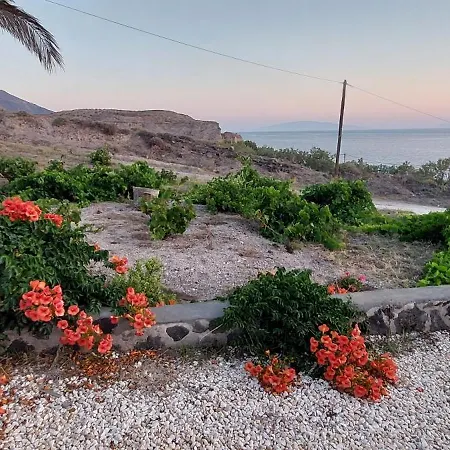 Apartment Peaceful Seafront Retreat In Santorini -Sonus Mare Beach Houses