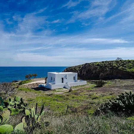 Villa α Peaceful Seafront Escape In Santorini- Sonus Mare