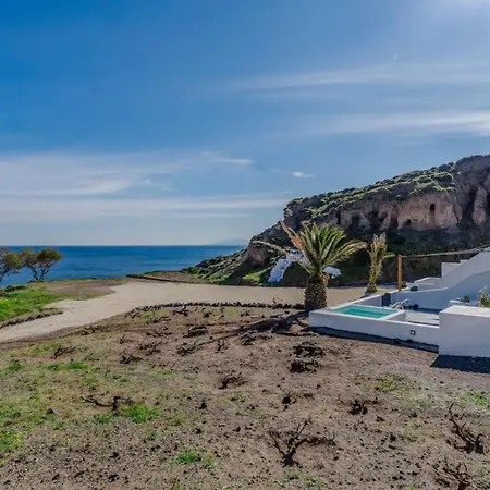 Peaceful Seafront Retreat In Santorini -sonus Mare *