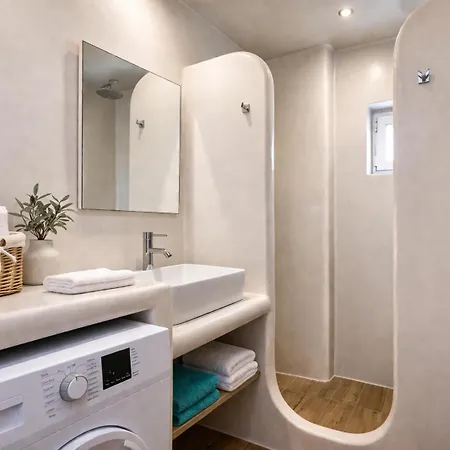 Villa α Peaceful Seafront Escape In Santorini- Sonus Mare *