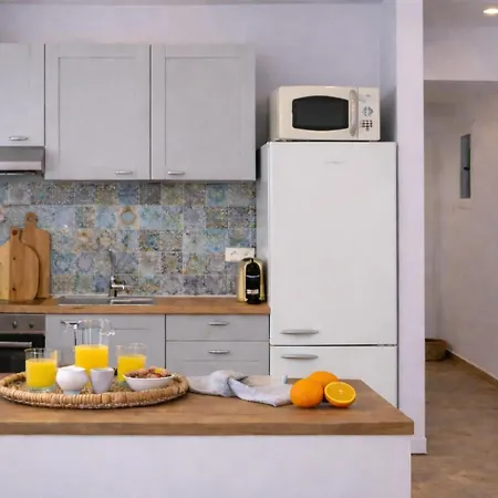 α Peaceful Seafront Escape In Santorini- Sonus Mare Villa *