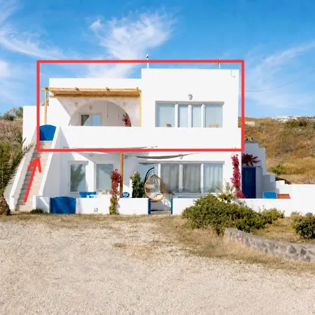 α Peaceful Seafront Escape In Santorini- Sonus Mare Villa