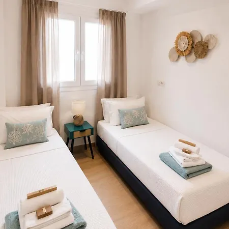 α Peaceful Seafront Escape In Santorini- Sonus Mare Villa Vourvoúlos