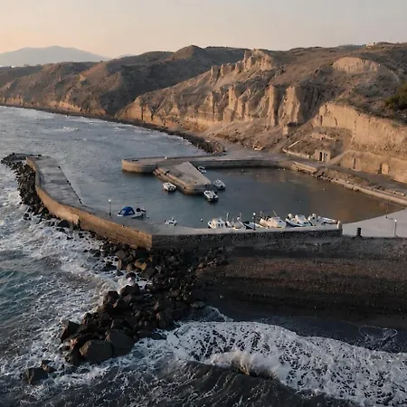 α Peaceful Seafront Escape In Santorini- Sonus Mare *