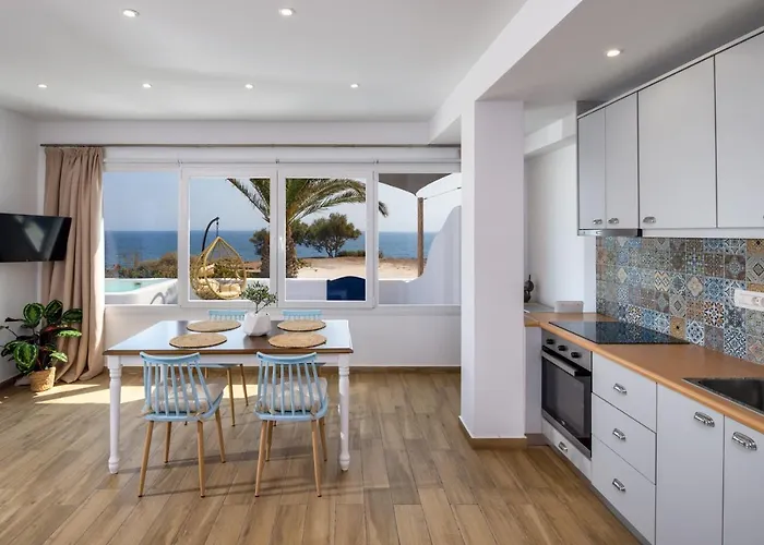 α Peaceful Seafront Escape In Santorini- Sonus Mare *