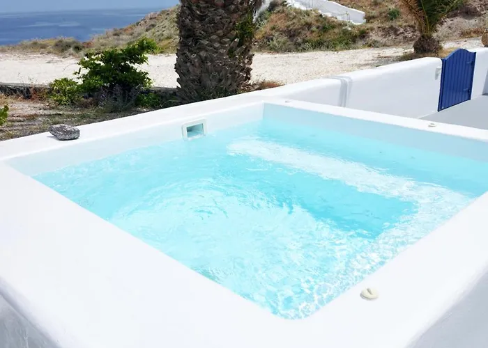 α Peaceful Seafront Escape In Santorini- Sonus Mare