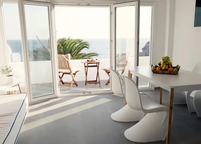 α Peaceful Seafront Escape In Santorini- Sonus Mare 빌라 Vourvoúlos