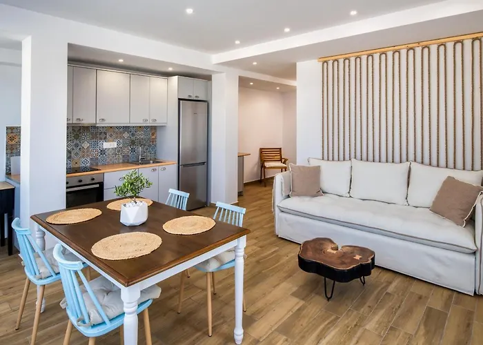 α Peaceful Seafront Escape In Santorini- Sonus Mare Vourvoulos