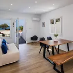 α Peaceful Seafront Escape In Santorini- Sonus Mare *