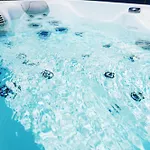 α Peaceful Seafront Escape In Santorini- Sonus Mare Vourvoúlos