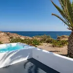 α Peaceful Seafront Escape In Santorini- Sonus Mare