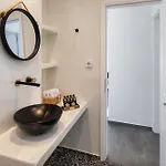 α Peaceful Seafront Escape In Santorini- Sonus Mare