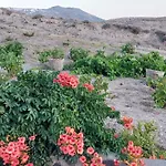 α Peaceful Seafront Escape In Santorini- Sonus Mare Villa