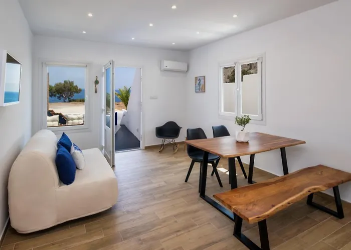 α Peaceful Seafront Escape In Santorini- Sonus Mare *